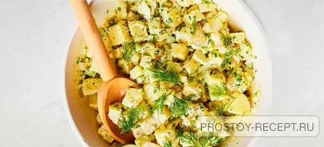 Салат картофельный с солеными огурцами