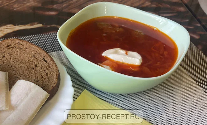 вариант подачи борща с говядиной