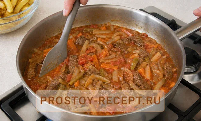 тушения говядины с огурцами луком и морковью для азу по-татарски