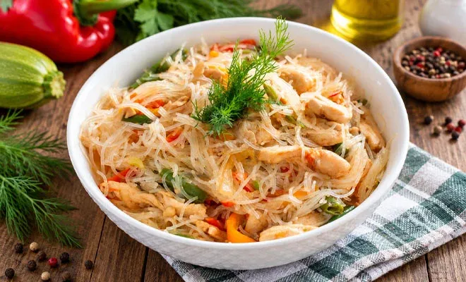 Фунчоза с курицей и овощами с соевым соусом - пошаговый рецепт приготовления с фото