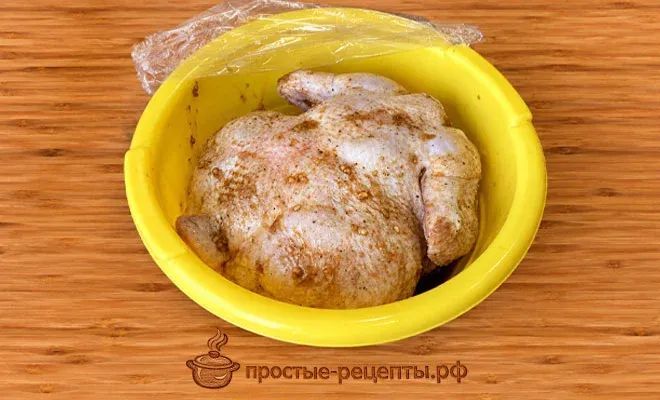 переворачивание курицы при мариновании для запекания в духовке целиком с хрустящей корочкой